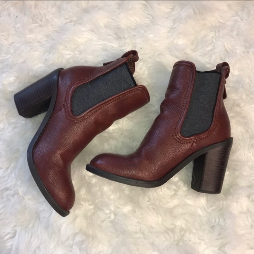 Merona CHARLI Boot Red Burgandy Stack Heel sz 6